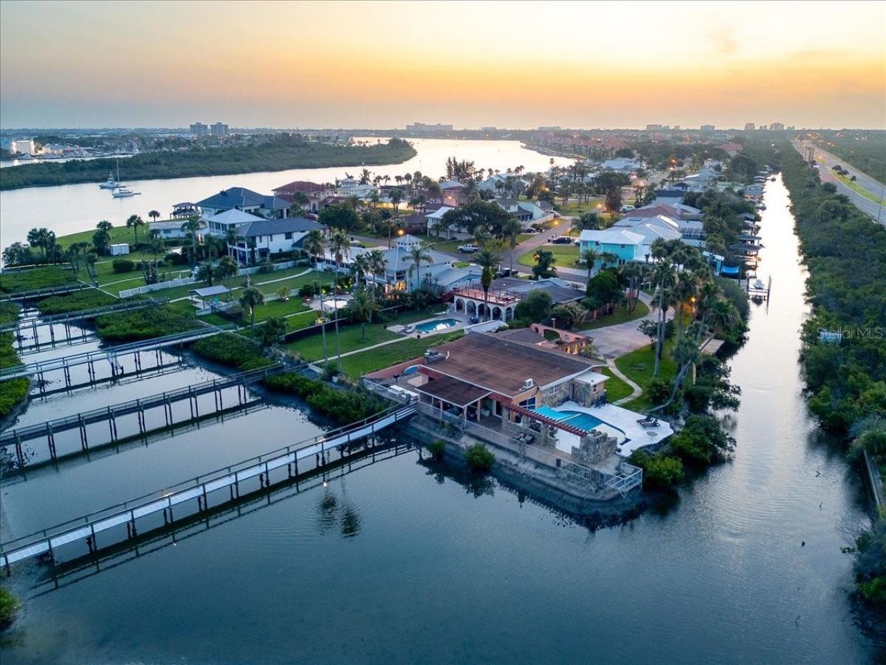 2 Richmond Drive, New Smyrna Beach, FL 32169 Photo
