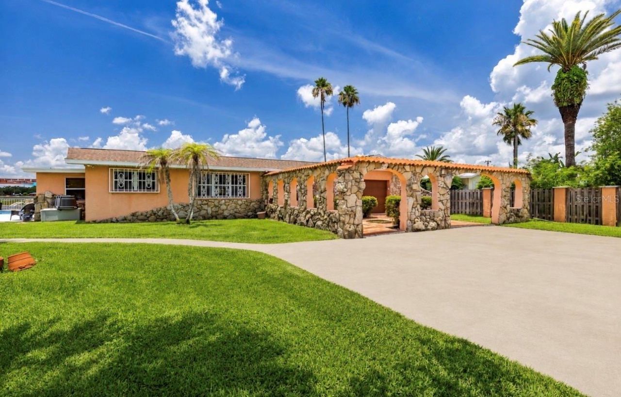 2 Richmond Drive, New Smyrna Beach, FL 32169 Photo