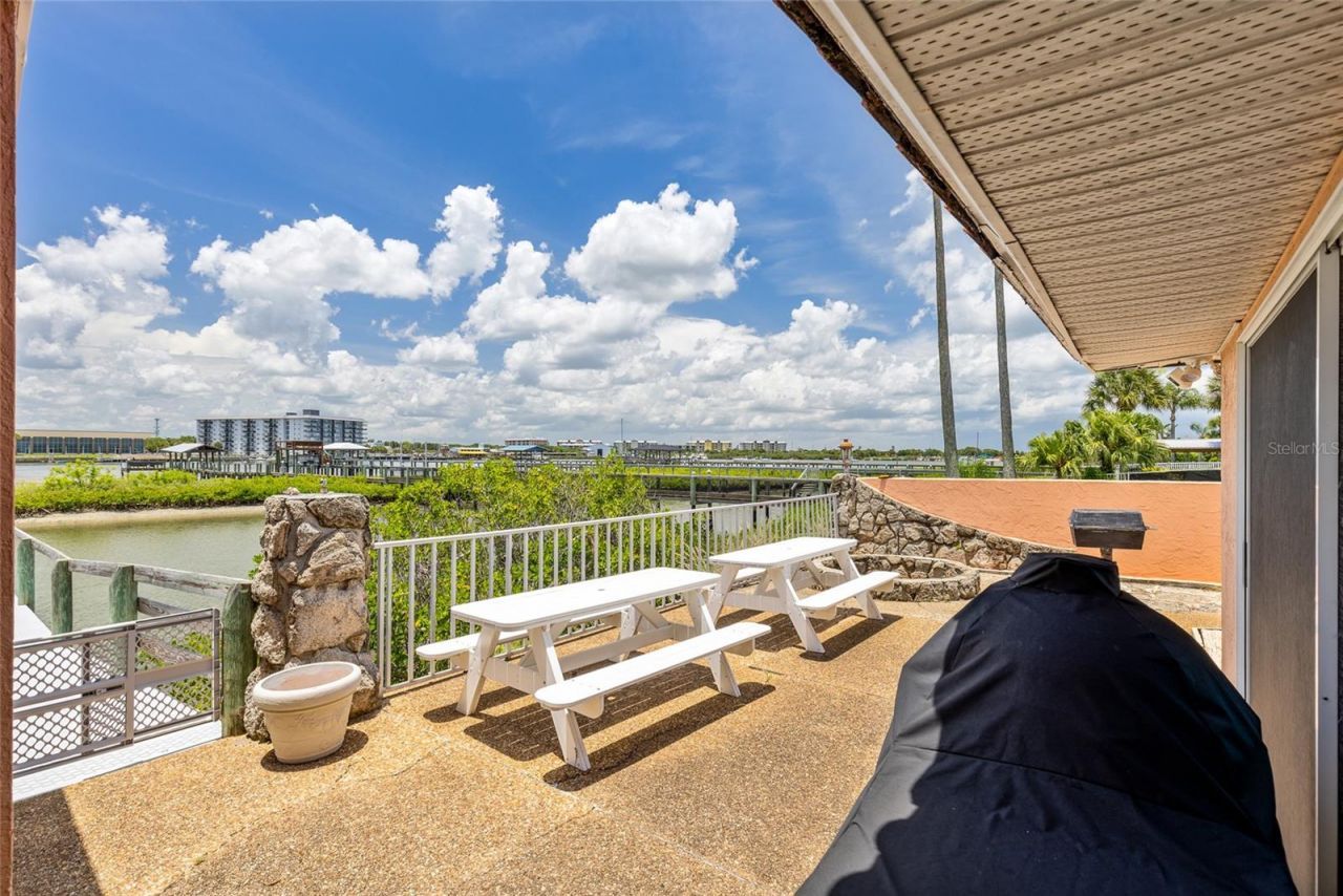 2 Richmond Drive, New Smyrna Beach, FL 32169 Photo