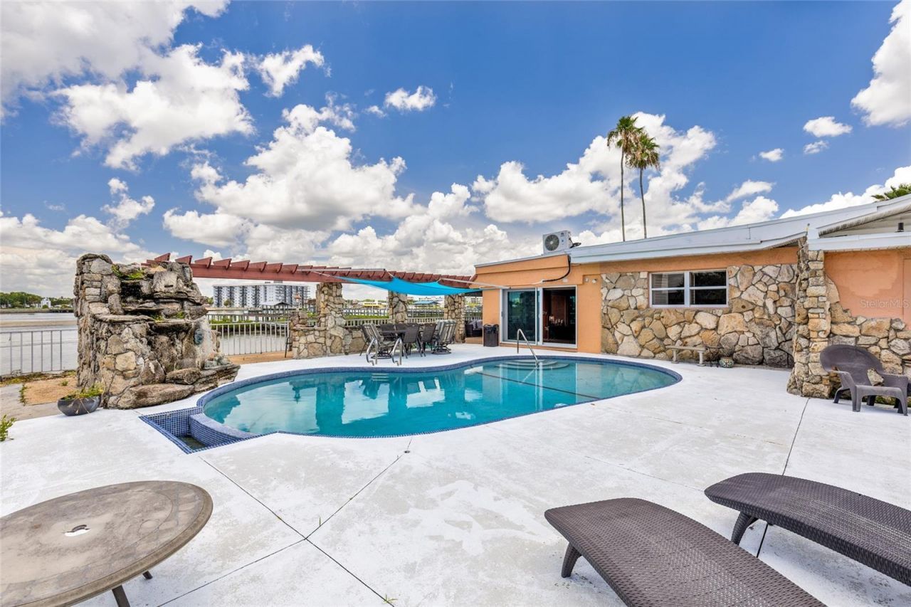 2 Richmond Drive, New Smyrna Beach, FL 32169 Photo