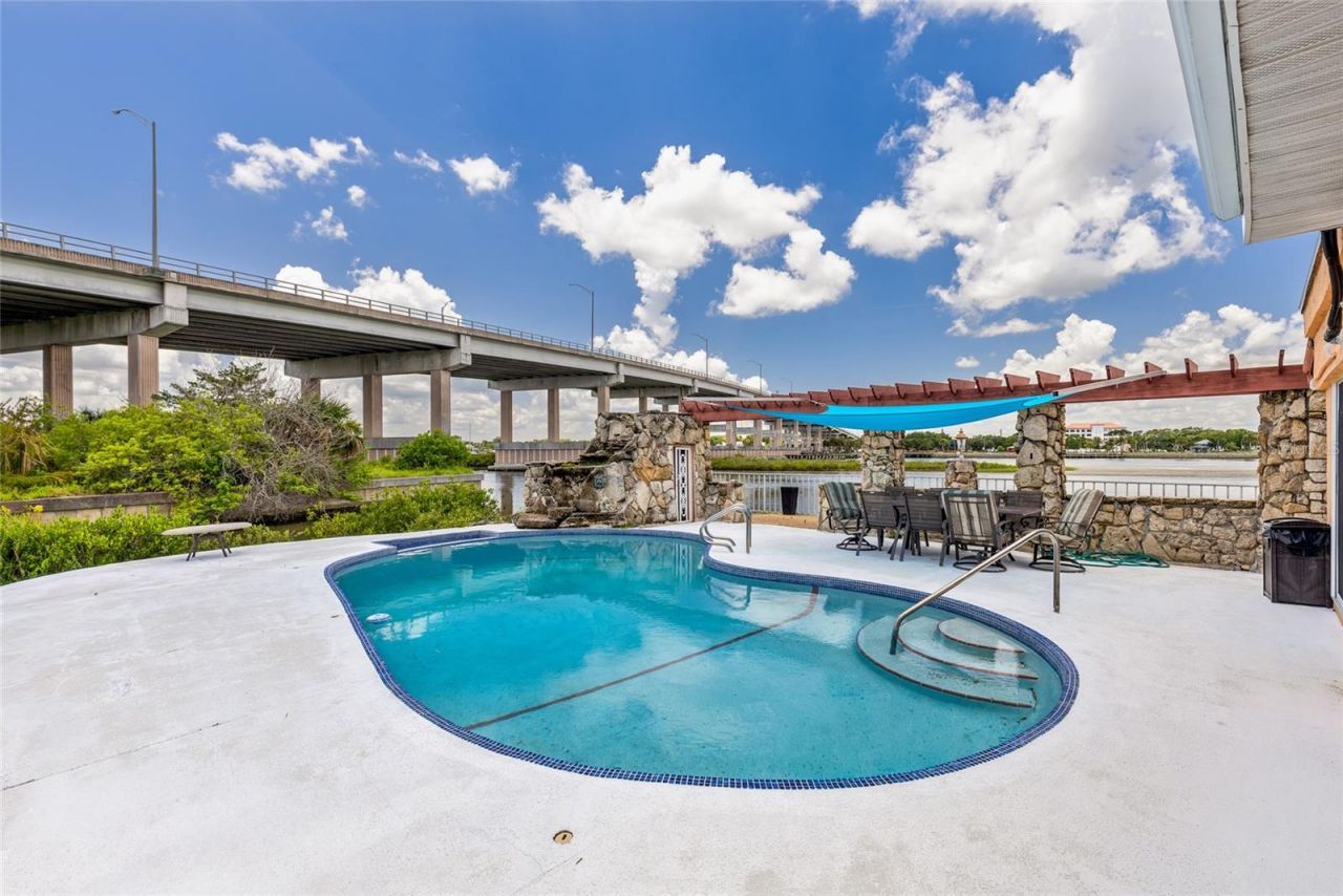 2 Richmond Drive, New Smyrna Beach, FL 32169 Photo