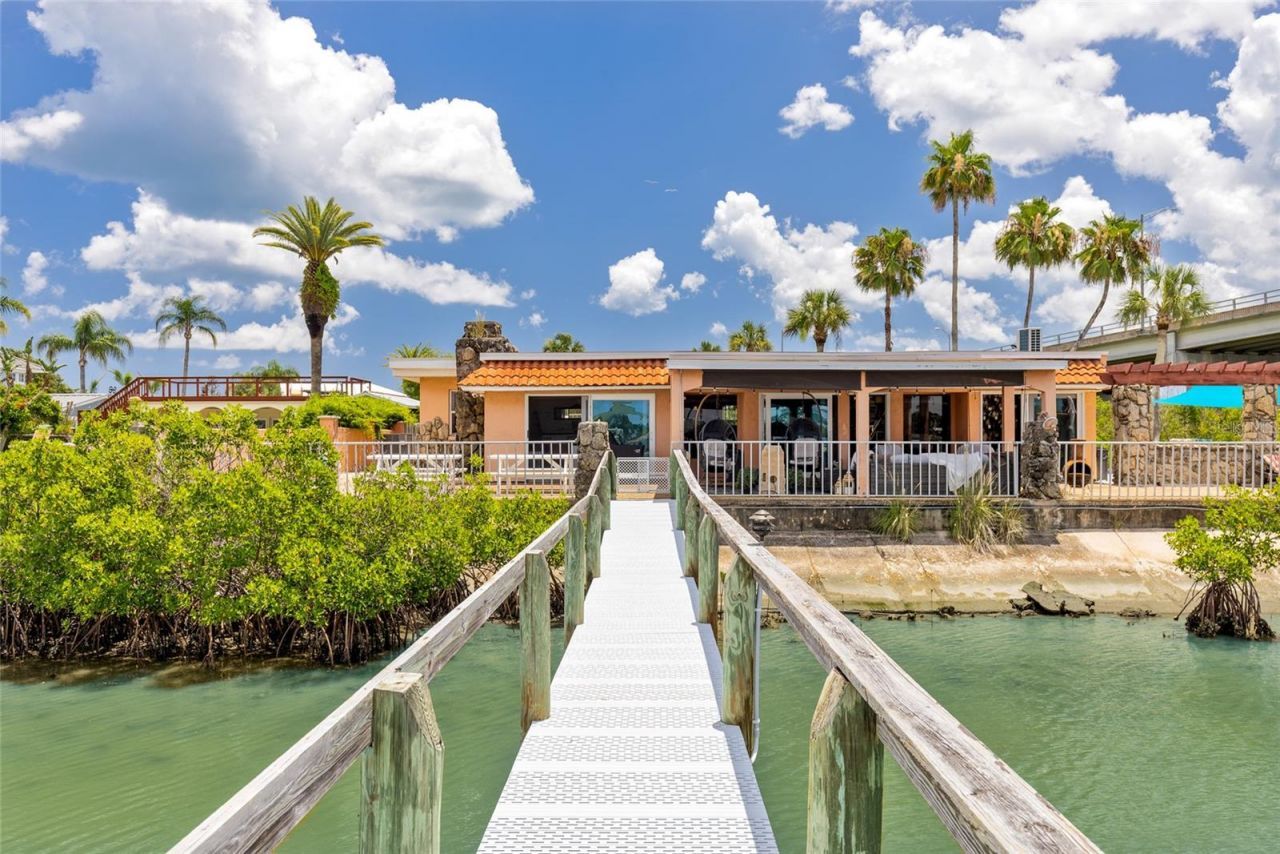 2 Richmond Drive, New Smyrna Beach, FL 32169 Photo
