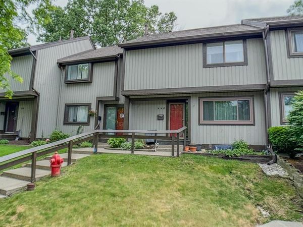 552 Foxboro Square , Brighton, MI 48116