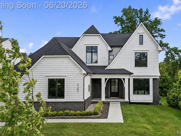 7303 Brookside Village Court, Bloomfield Hills, MI 48301
