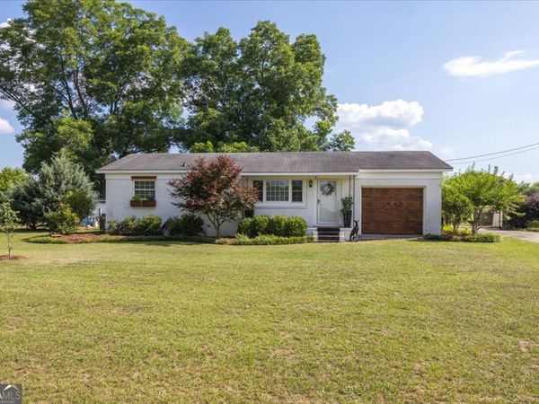 2200 Lakeview Road, Byron, GA 31008
