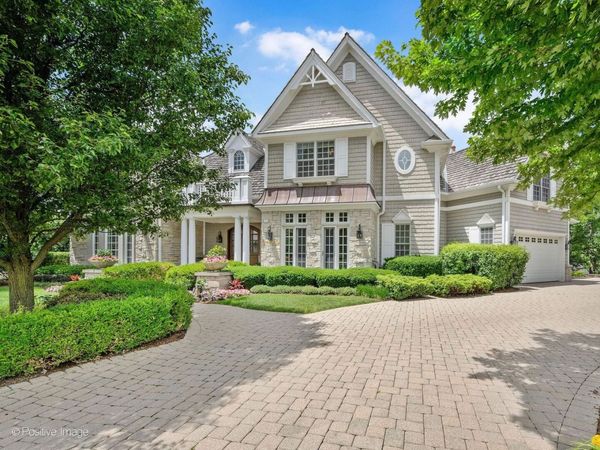 431 Woodland Park Court , Hinsdale, IL 60521