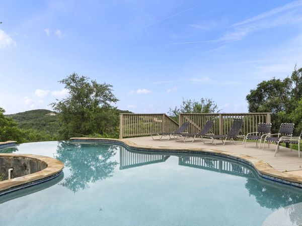 1040 County Road 2720, Mico, TX 78056