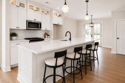 556 Pine Street photo 4
