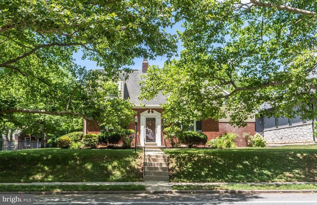612 Cocoa Avenue, Hershey, PA 17033 Main Photo
