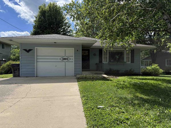 1894 N Ridge Drive, FREEPORT, IL 61032