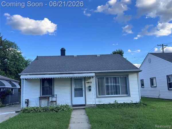 1412 E Goulson Avenue, Hazel Park, MI 48030