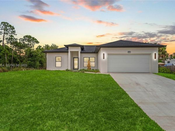 2602 E 2nd st , Lehigh Acres, FL 33936