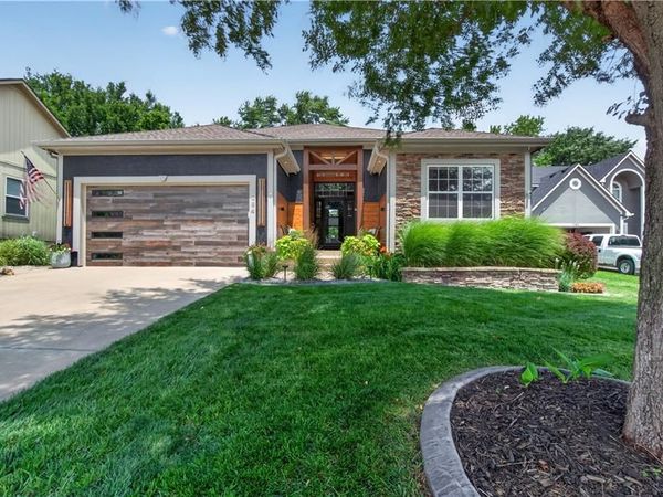 1084 W Cothrell Street, Olathe, KS 66061