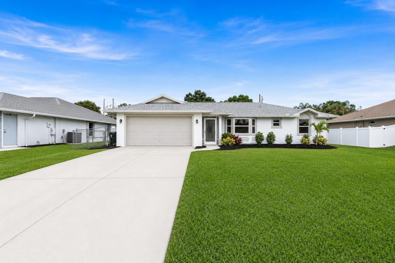 3520 SE Hyde Circle, Port Saint Lucie, FL 34983 Main Photo