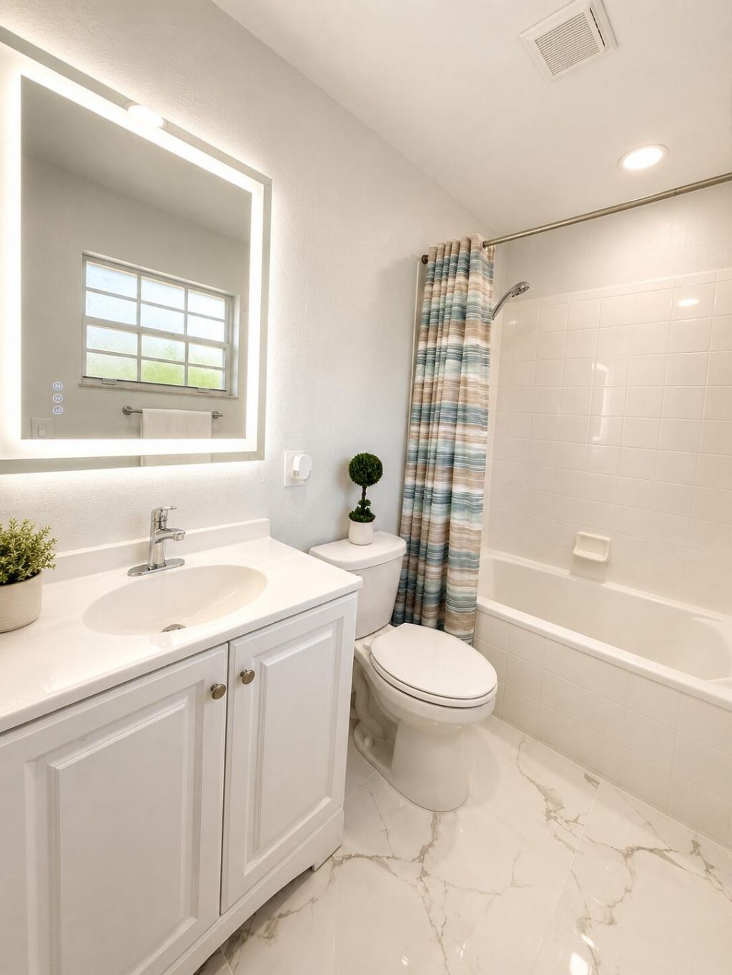 1106 Swan Lake Circle, Port Saint Lucie, FL 34986 Photo