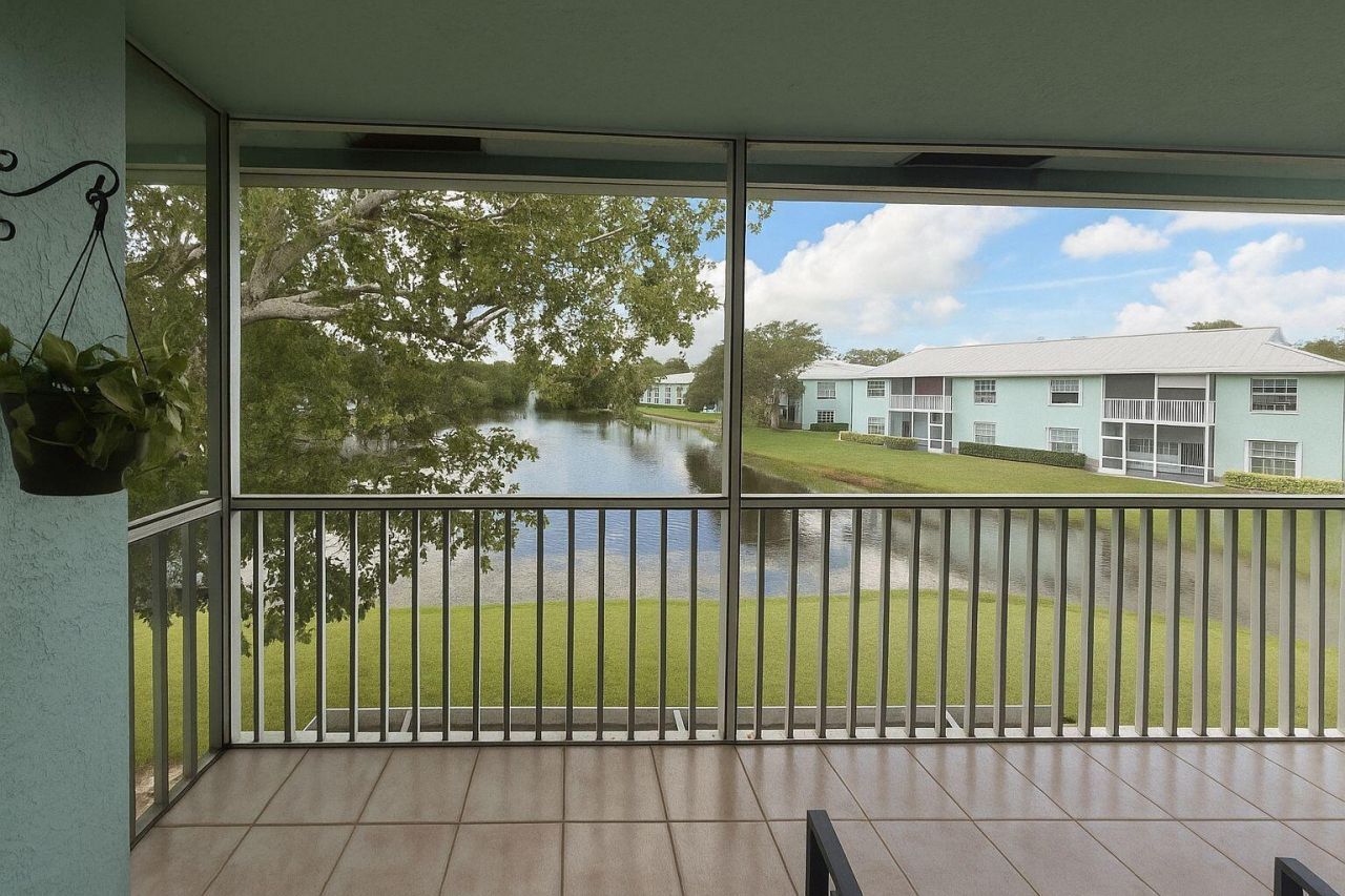 1106 Swan Lake Circle, Port Saint Lucie, FL 34986 Photo
