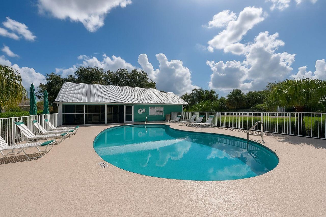 1106 Swan Lake Circle, Port Saint Lucie, FL 34986 Photo