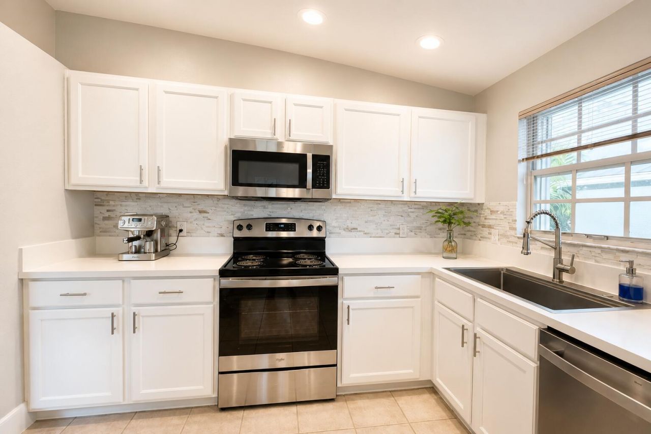 1106 Swan Lake Circle, Port Saint Lucie, FL 34986 Photo