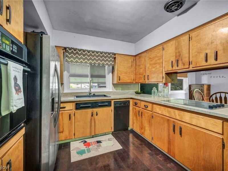 12880 Sunset Circle NW, Uniontown, OH 44685 Photo 5