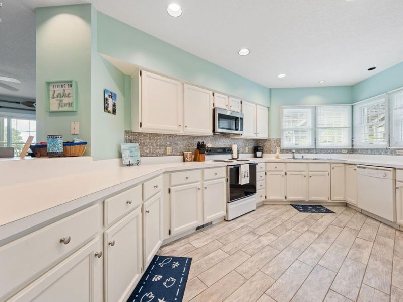 10951 N Bay Point Drive, Unit 204, Marblehead, OH 43440 Photo 11