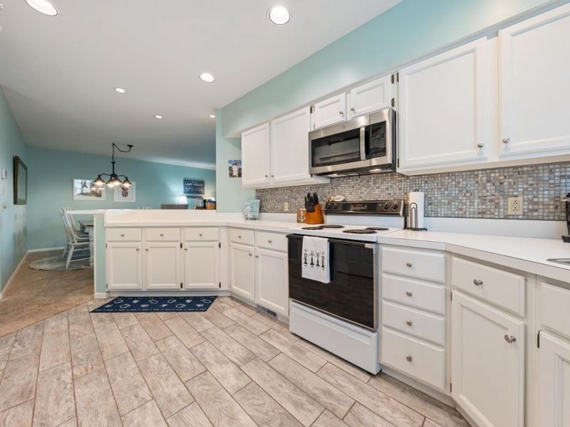 10951 N Bay Point Drive, Unit 204, Marblehead, OH 43440 Photo 12
