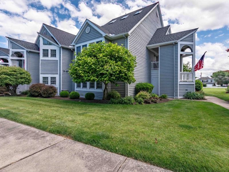 10951 N Bay Point Drive, Unit 204, Marblehead, OH 43440 Photo 3