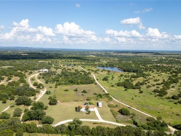 2966 County Road 3430 , Lampasas, TX 76550