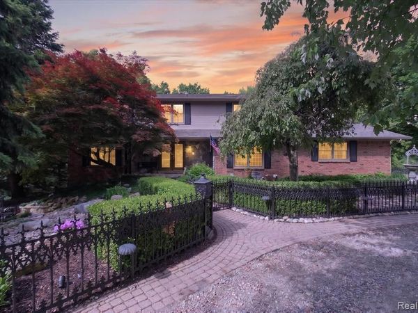 12664 Lashbrook Lane W , Brighton Twp, MI 48114