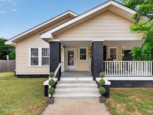 301 E Divine Street , Dunn, NC 28334