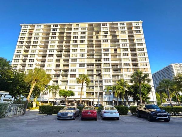 1865 79th St Cswy , Unit 2J, North Bay Village, FL 33141