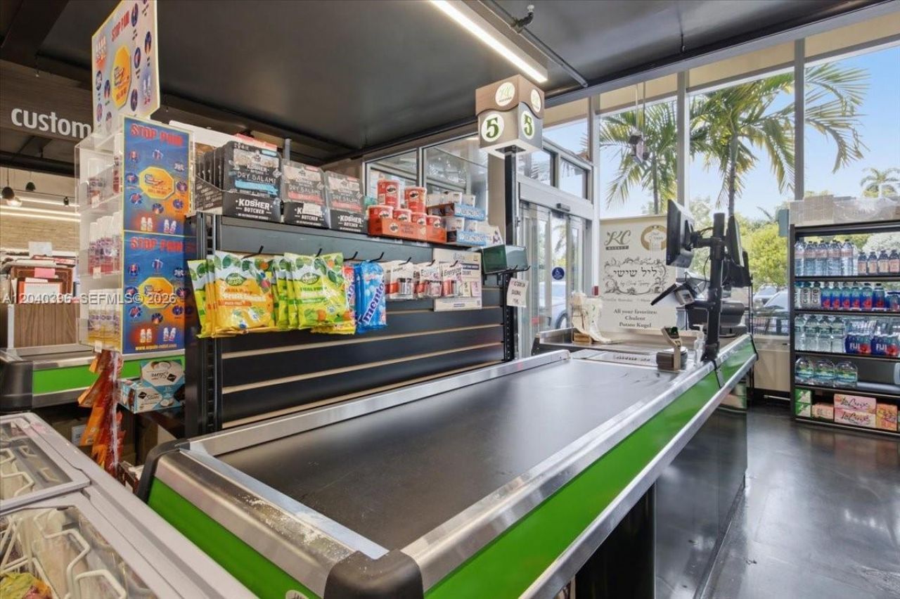 1002 E Hallandale Beach Blvd, Unit 2-101, Hallandale Beach, FL 33009 Photo