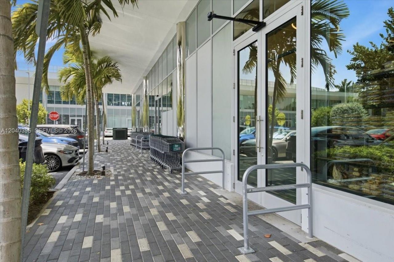 1002 E Hallandale Beach Blvd, Unit 2-101, Hallandale Beach, FL 33009 Photo