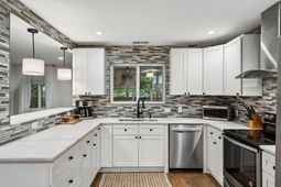1129 Armstrong Avenue photo 4