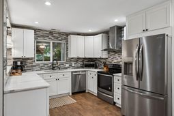 1129 Armstrong Avenue photo 4
