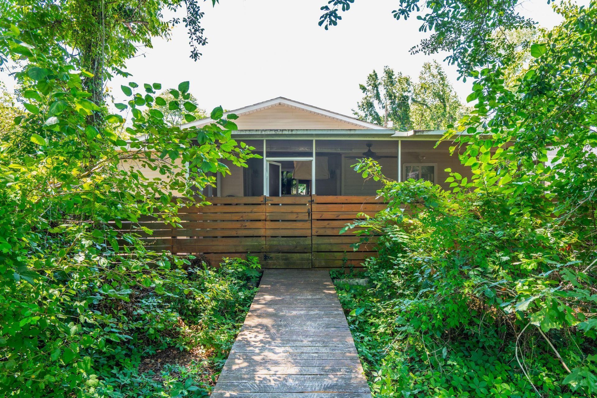 1129 Armstrong Avenue Photo 40