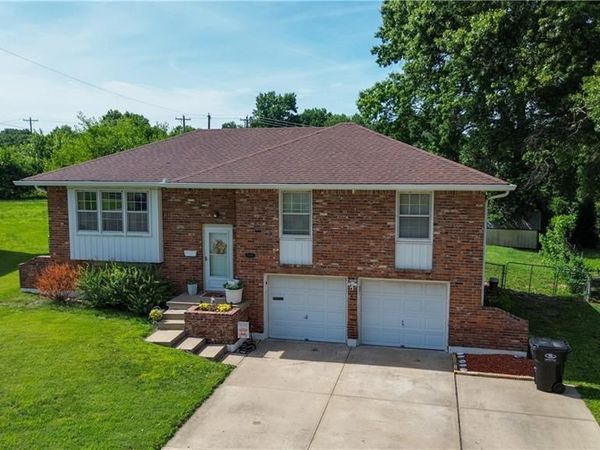 15408 E 42nd Place, Independence, MO 64055