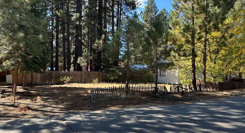 1182 Reno Avenue, South Lake Tahoe, CA 96150 Photo