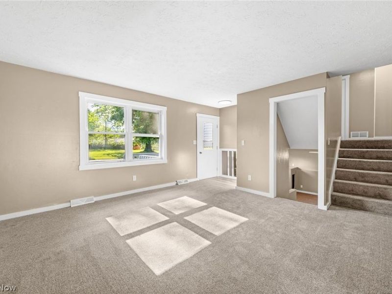 8995 Spring Drive, Windham, OH 44288 Photo 9