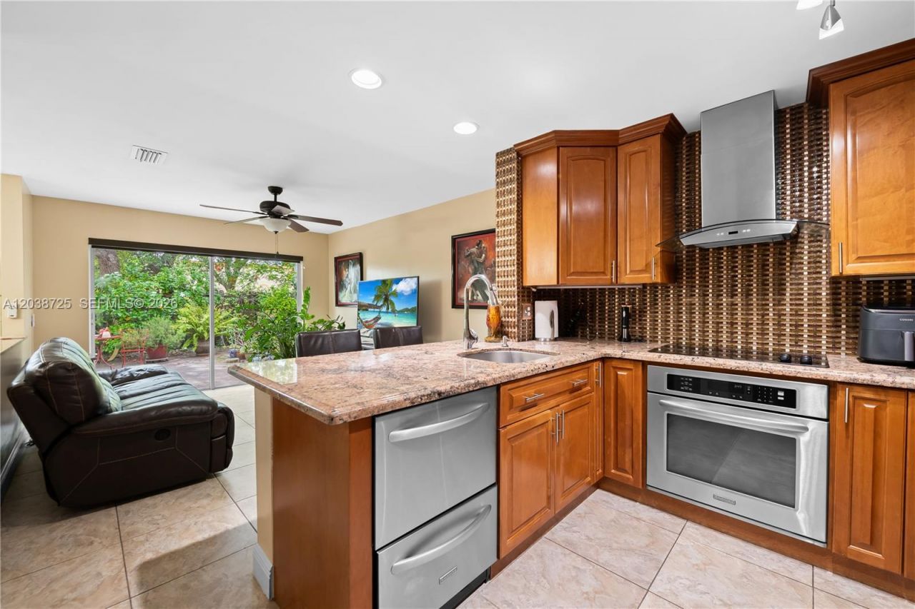 2021 Barcelona Ter , Margate, FL 33063 Photo