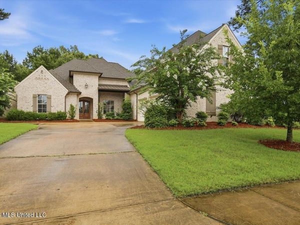 224 S Woodcreek Road, Madison, MS 39110