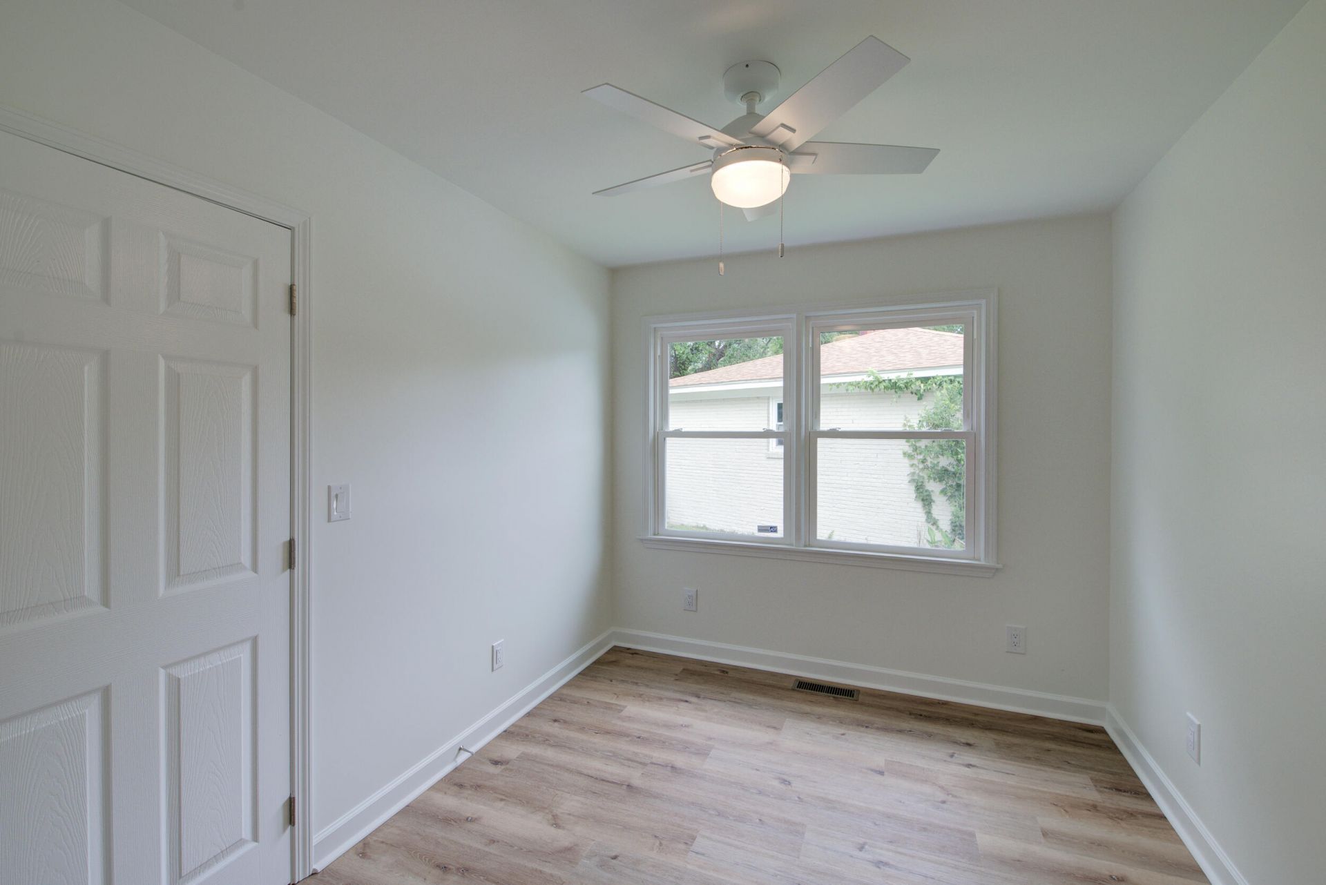 1121 Browning Road Photo 30