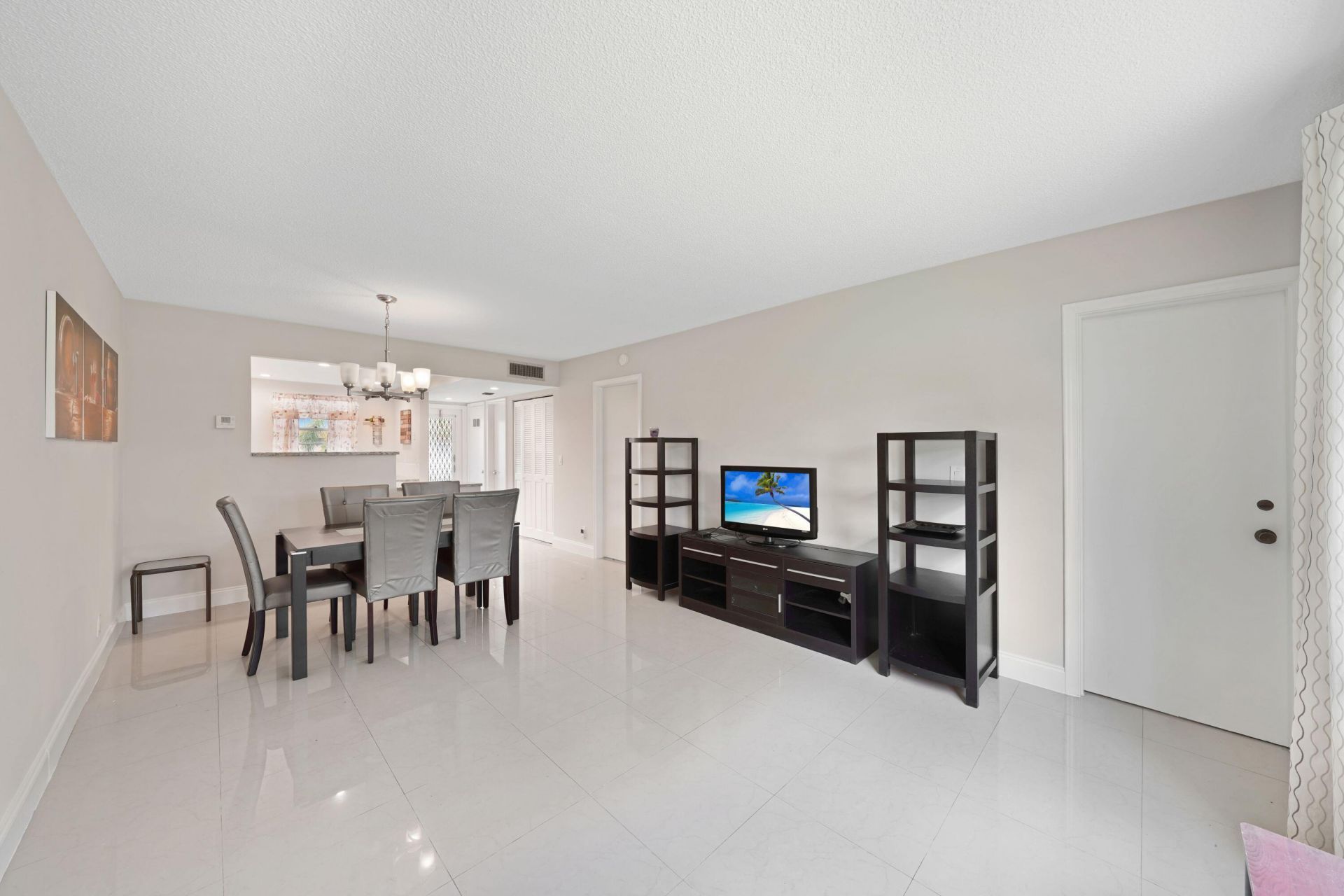 100 Berkley Road, Unit 109, Hollywood, FL 33024 Photo