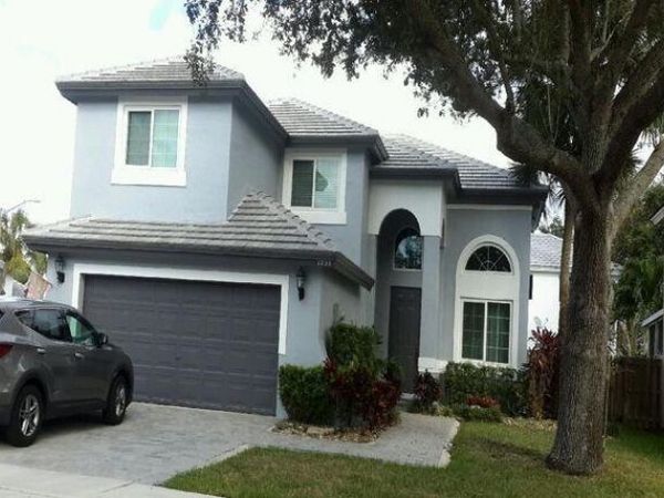 1933 NW 99th Avenue, Pembroke Pines, FL 33024