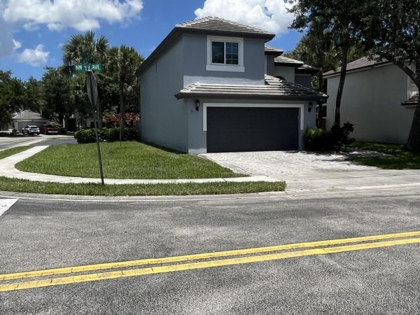 1933 NW 99th Avenue, Pembroke Pines, FL 33024