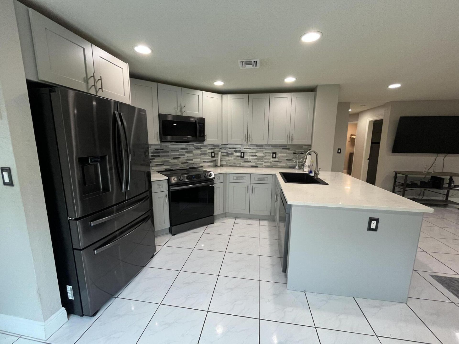 1933 NW 99th Avenue, Pembroke Pines, FL 33024 Photo