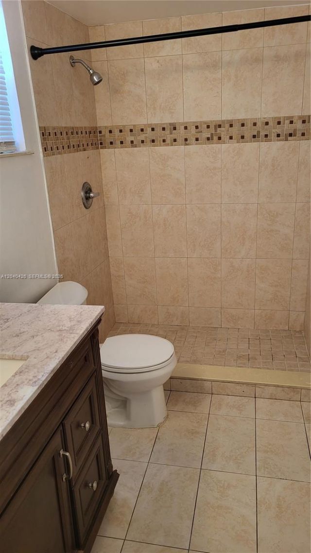 1591 NE Miami Gardens Dr, Unit 306, Miami, FL 33179 Photo