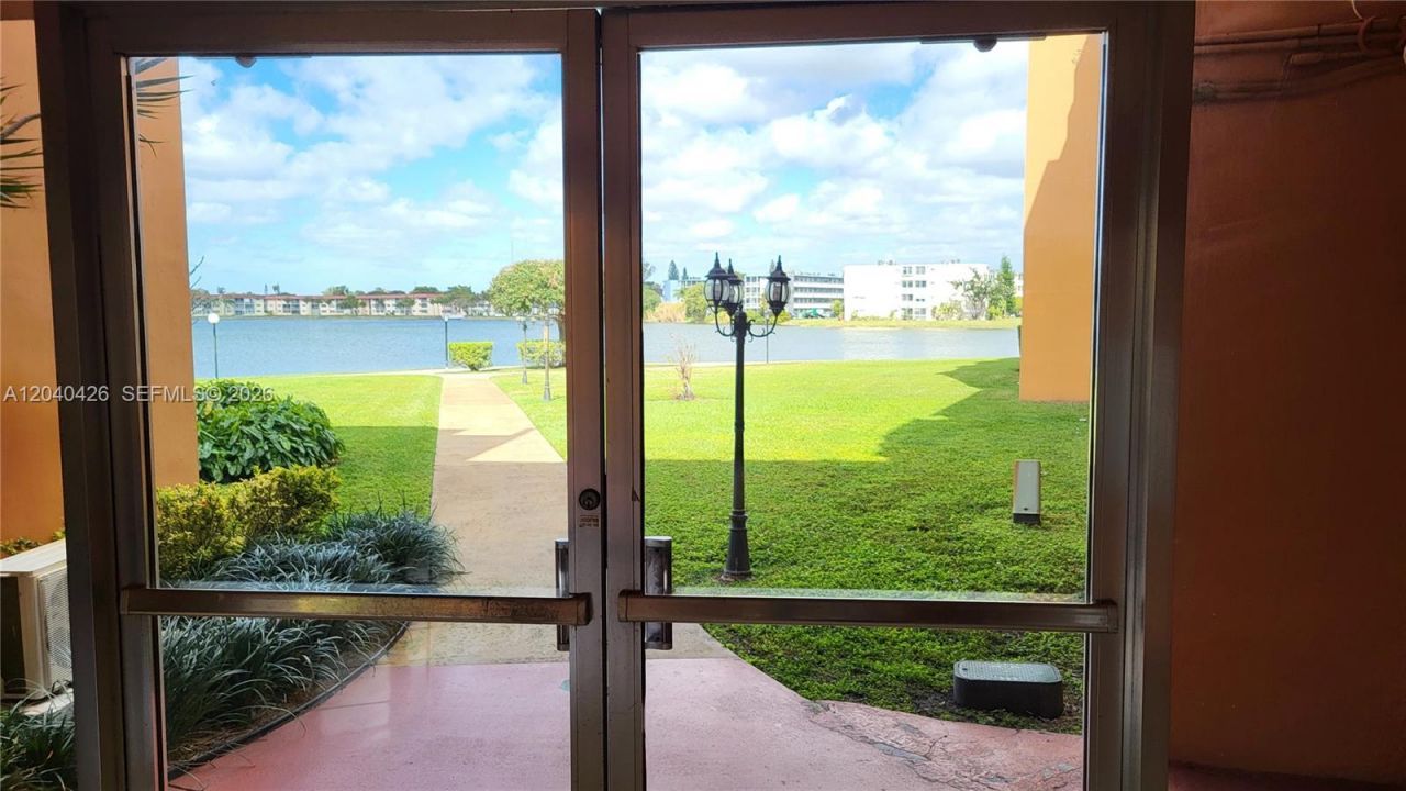 1591 NE Miami Gardens Dr, Unit 306, Miami, FL 33179 Photo