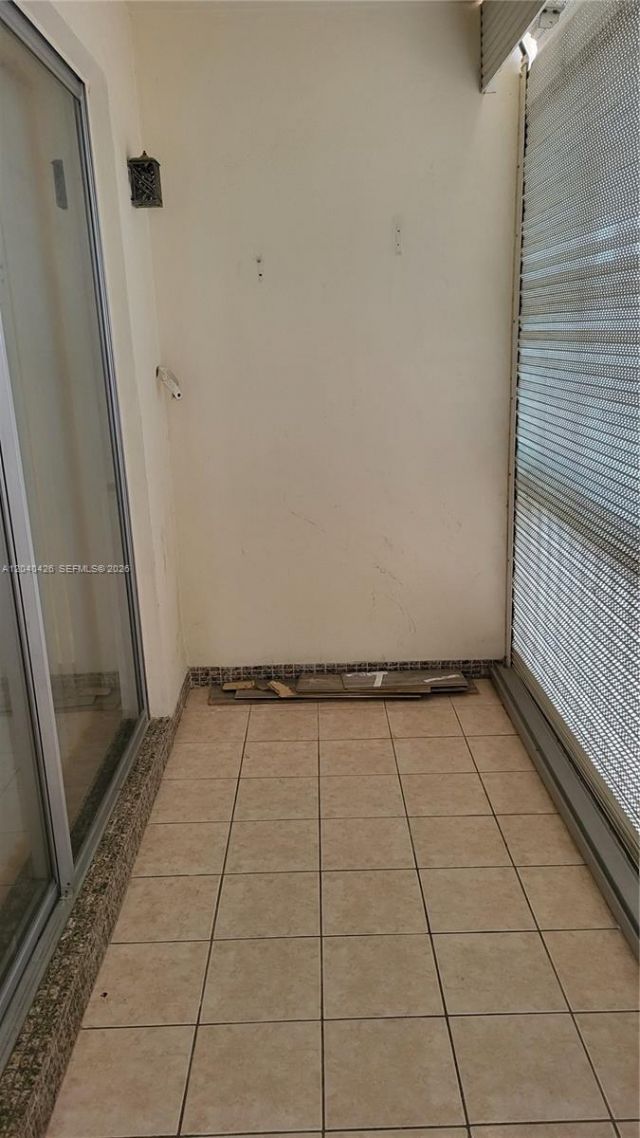 1591 NE Miami Gardens Dr, Unit 306, Miami, FL 33179 Photo