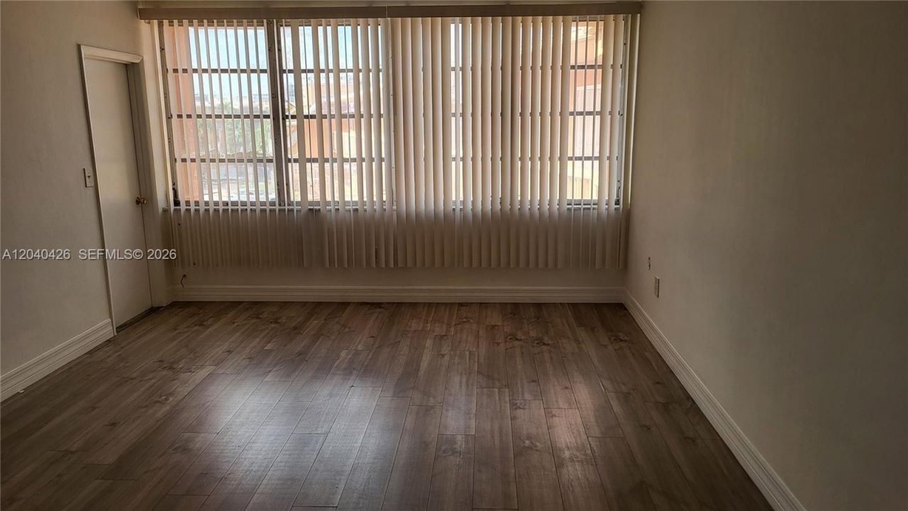 1591 NE Miami Gardens Dr, Unit 306, Miami, FL 33179 Photo