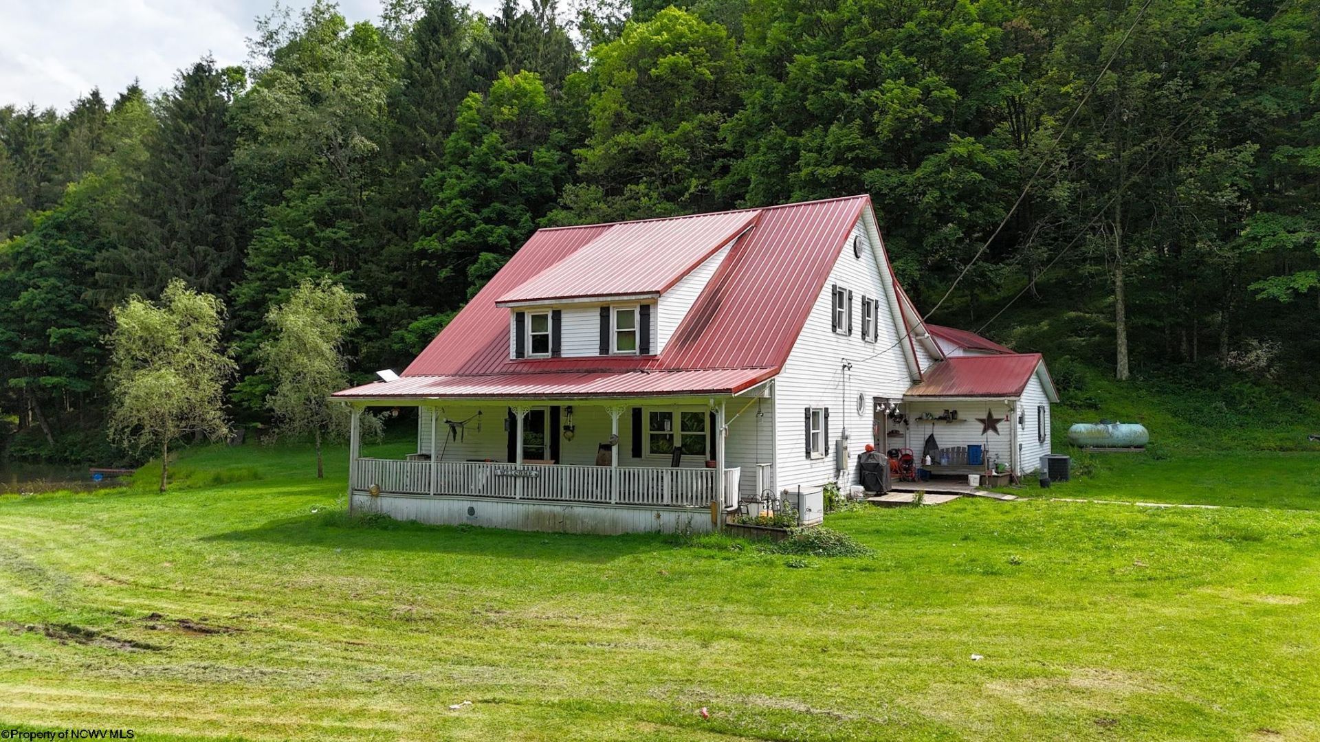407 Soap Hollow Road Mannington, WV 26582